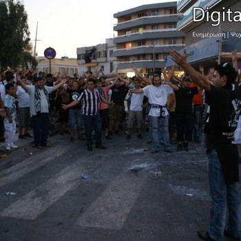 Εικόνες από το συλλαλητήριο των οπαδών του ΟΦΗ